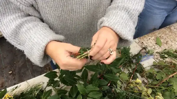 Making small bundles of foliage