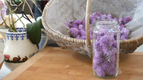 fill jar with chive flowers